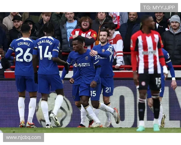 图赫尔现场考察足总杯切尔西对阵利兹联